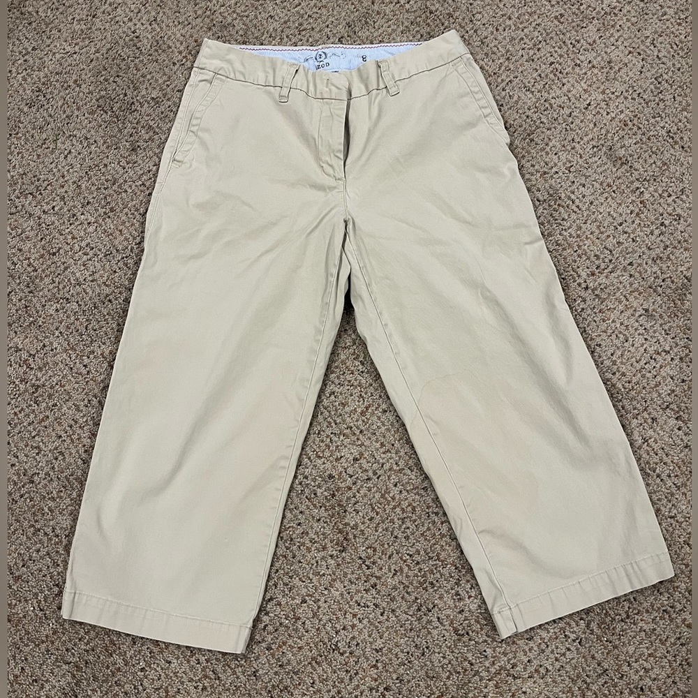 Izod women’s tan Salvatore chinos capris